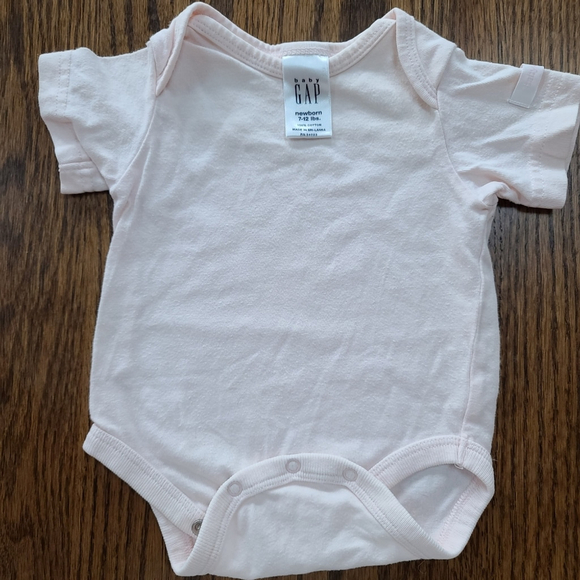 Newborn Girl Disney & Gap 4-Piece Clothing Set - Picture 9 of 13